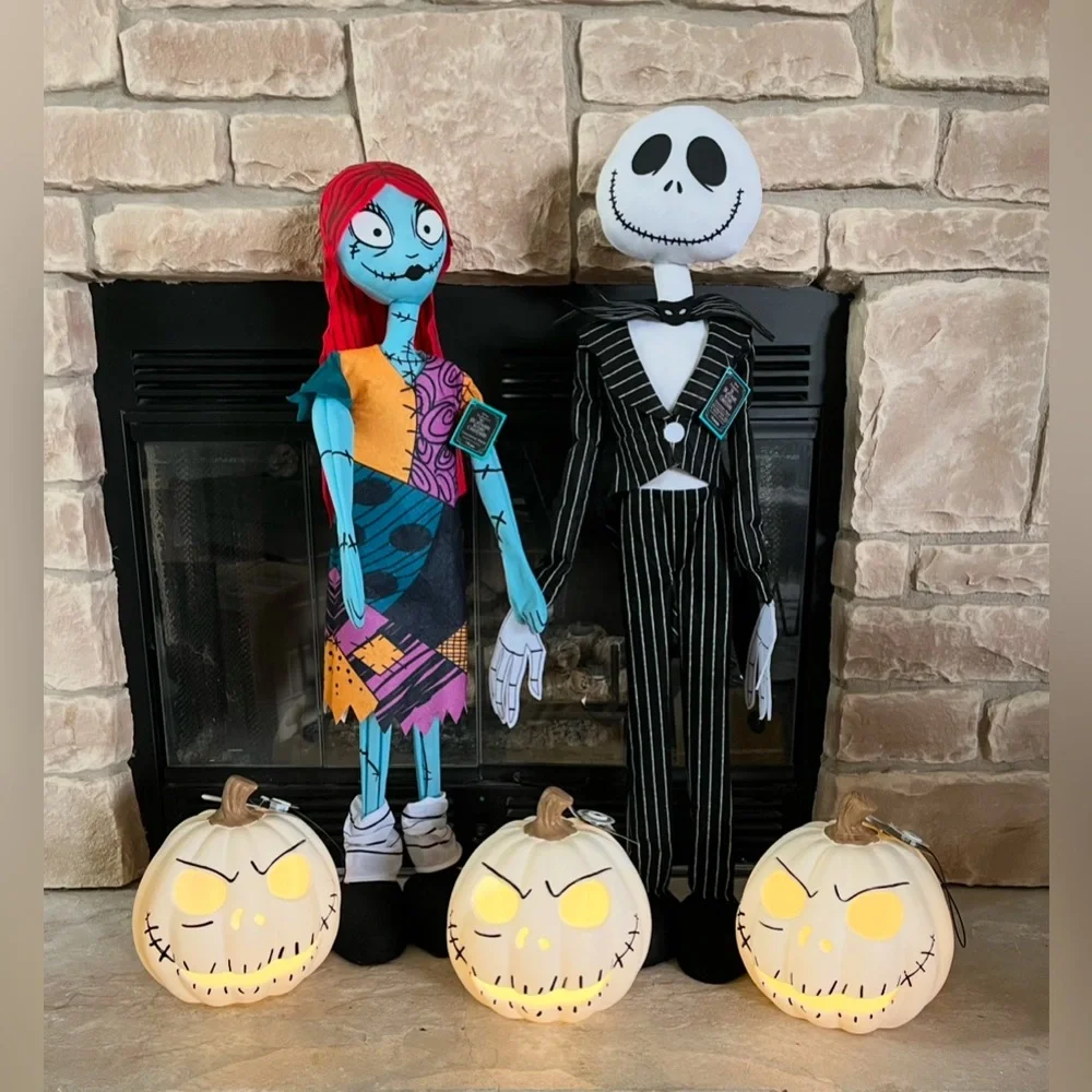 New Disney Jack Skellington and Sally Nightmare Before Christmas Standup Greeter - Picture 9 of 10